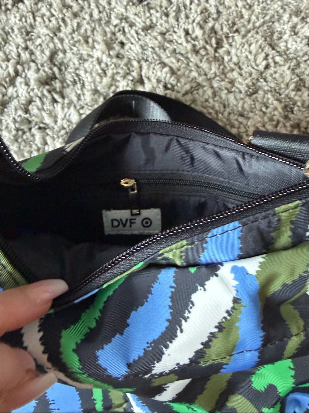 💙 Crossbody DVF Blue, Green & Black Zebra-Print Purse Bag NWOT - Picture 3 of 6